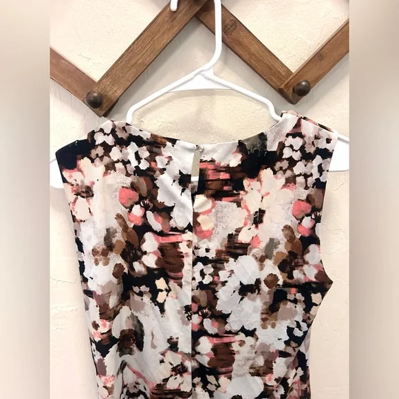 Calvin Klein Women’s Sleeveless Floral Print Blouse Size Medium Professional Top - Picture 3 of 3